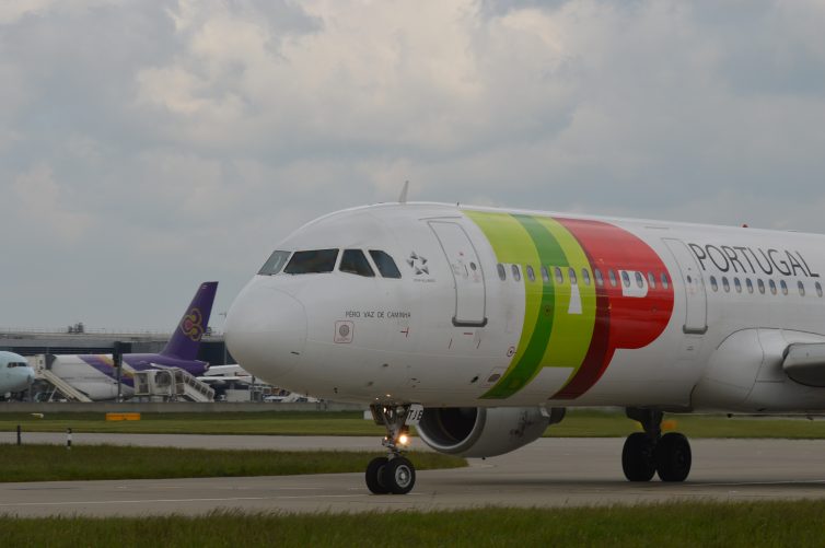 TAP Portugal give us a wave - Photo: Alastair Long | AirlineReporter