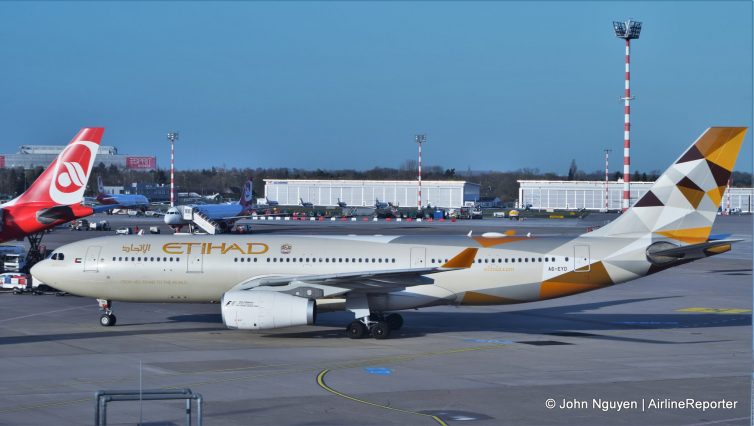 An Etihad A330-200 (A6-EYD) at DUS.