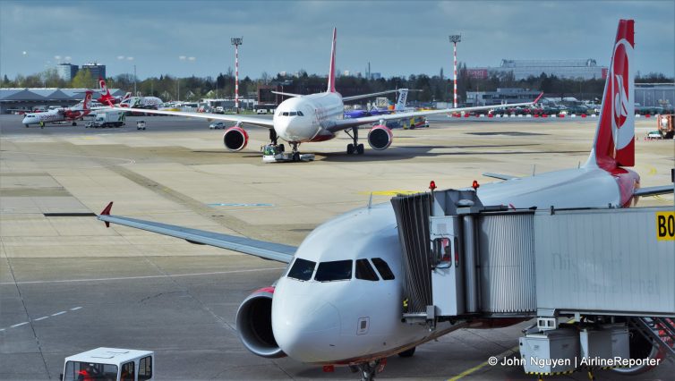 The view overlooking the apron from the Hugo Junkers Lounge at DUS.