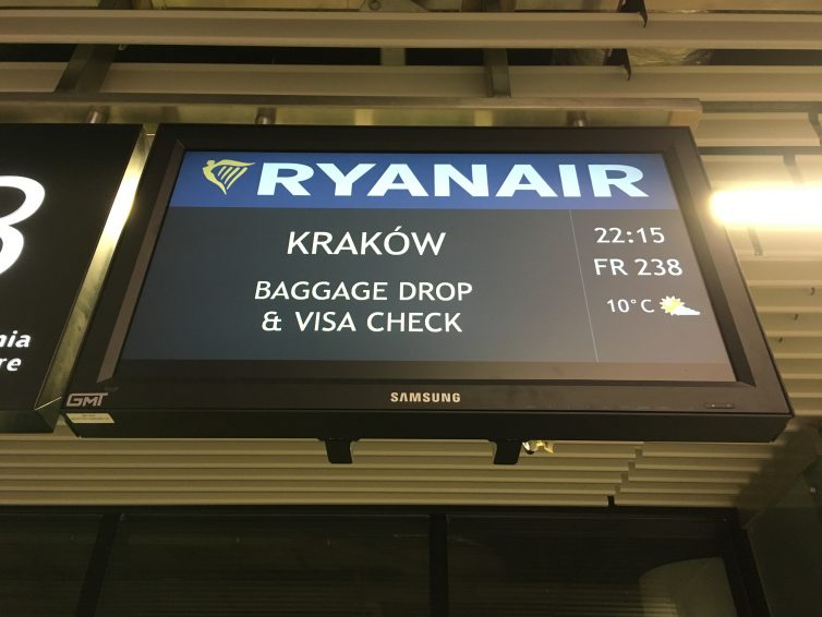 Checking-in the "old fashioned" way in Gdansk Photo: Jacob Pfleger | AirlineReporter