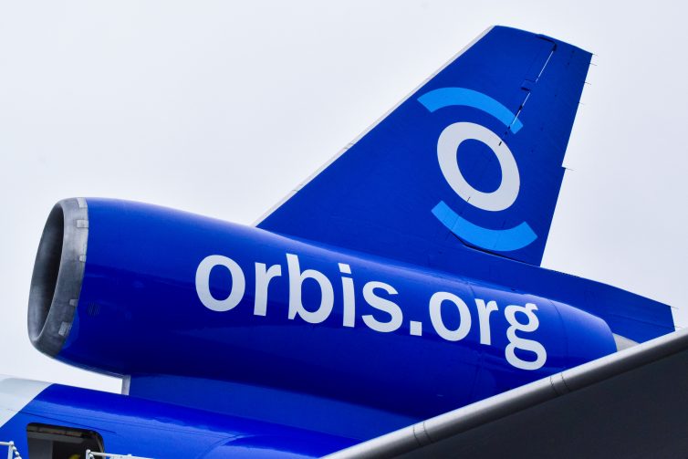 Engine No. 2/vertical stabilizer ("the tail") of the Orbis MD-10-30F Flying Eye Hospital (N330AU). Photo: John Nguyen | AirlineReporter