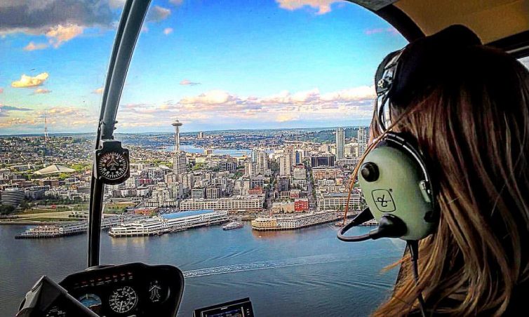 Flying to down town Seattle in an R44