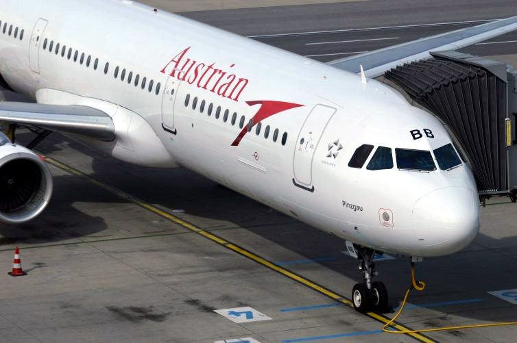 Austrian Airlines A321-100 "Pinzgau" - Photo: Alastair Long | AirlineReporter