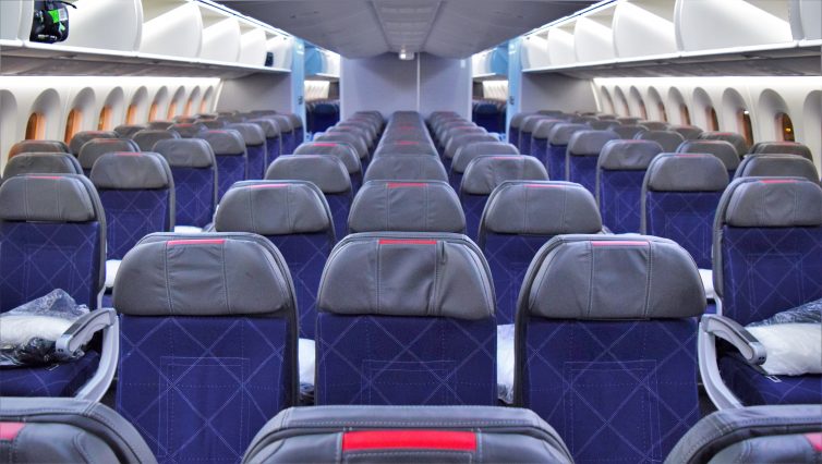 The economy cabin onboard American's Boeing 787-8 - Photo: John Nguyen | AirlineReporter
