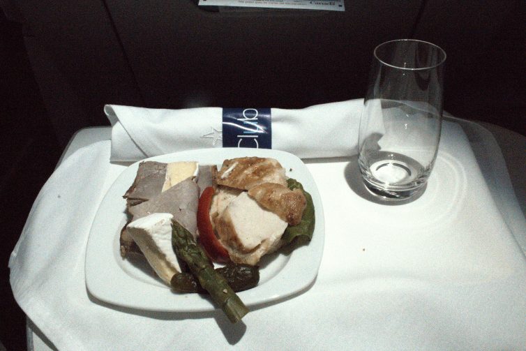 A late snack before arrival into Vancouver - Photo: Sholto Douglas