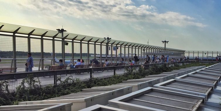 The observation deck at Narita Terminal 1 ’“ Photo: Manu Venkat | AirlineReporter