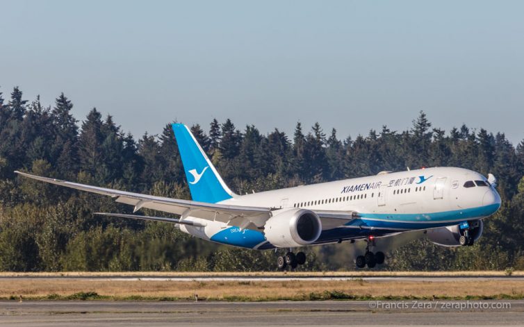 A Xiamen 787-8 glides in for a landing at Seattle-Tacoma International Airport on the airline's inaugural US revenue flight.