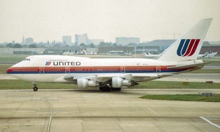 N145UA taxis at Heathrow in 1992 in United's classic livery - Photo: Ray Jennings | FlickrCC 