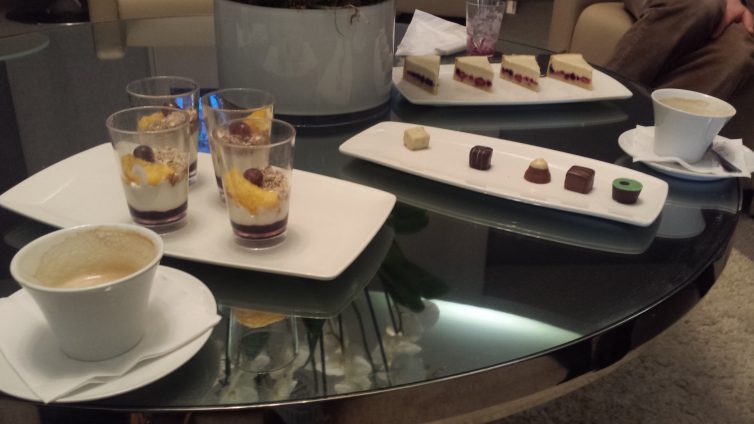 Breakfast upstairs in our VIP room in the SkyTeam Lounge T4 | Alastair Long | AirlineReporter