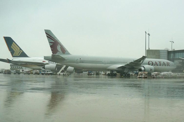 Rainy bus ride through the ramp - photo: Daniel T Jones | AirlineReporter