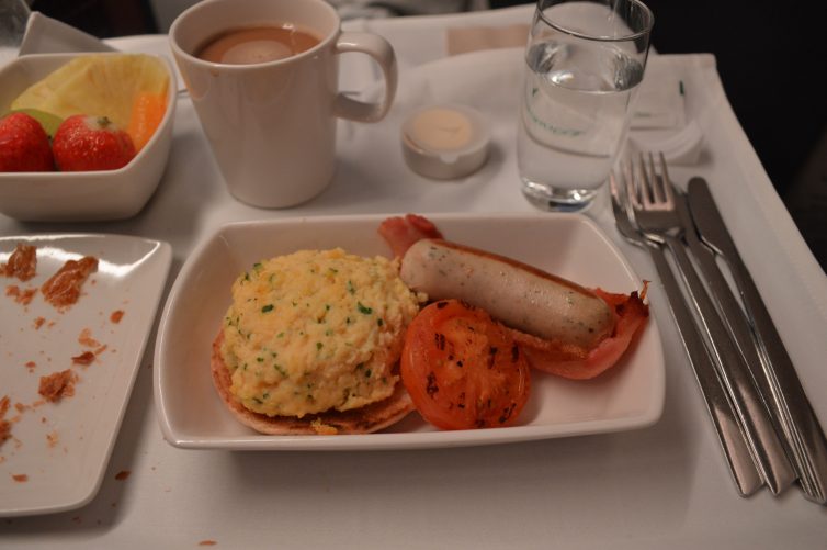 Breakfast part II - photo: Alastair Long | AirlineReporter