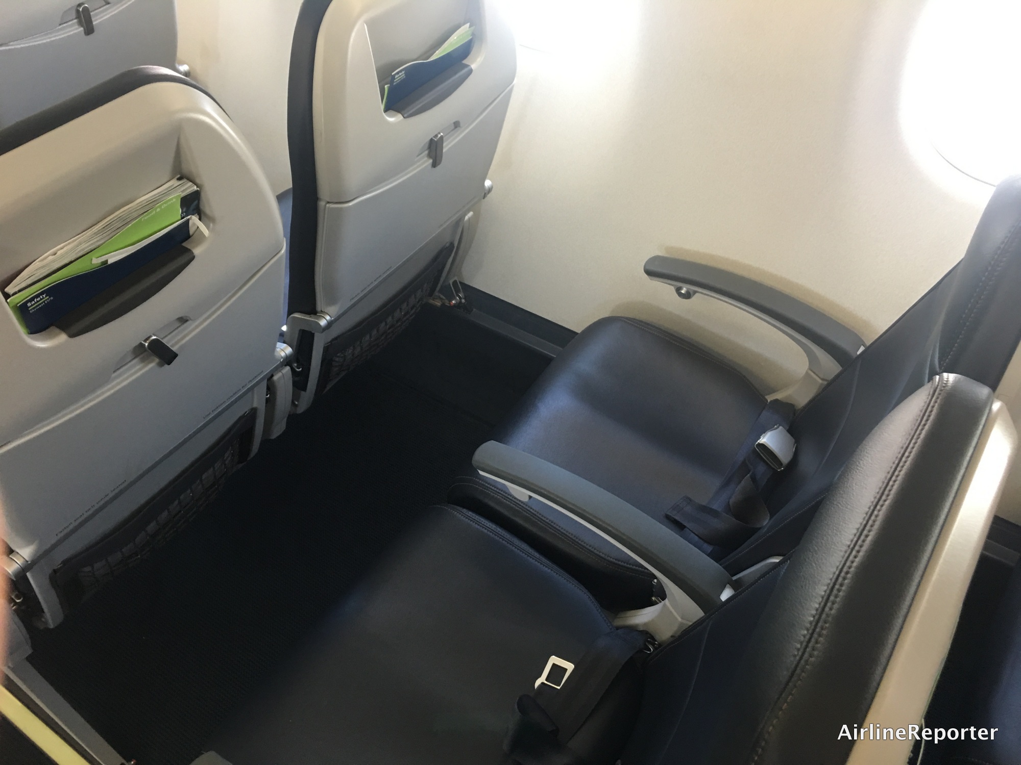 Embraer E175 Seating