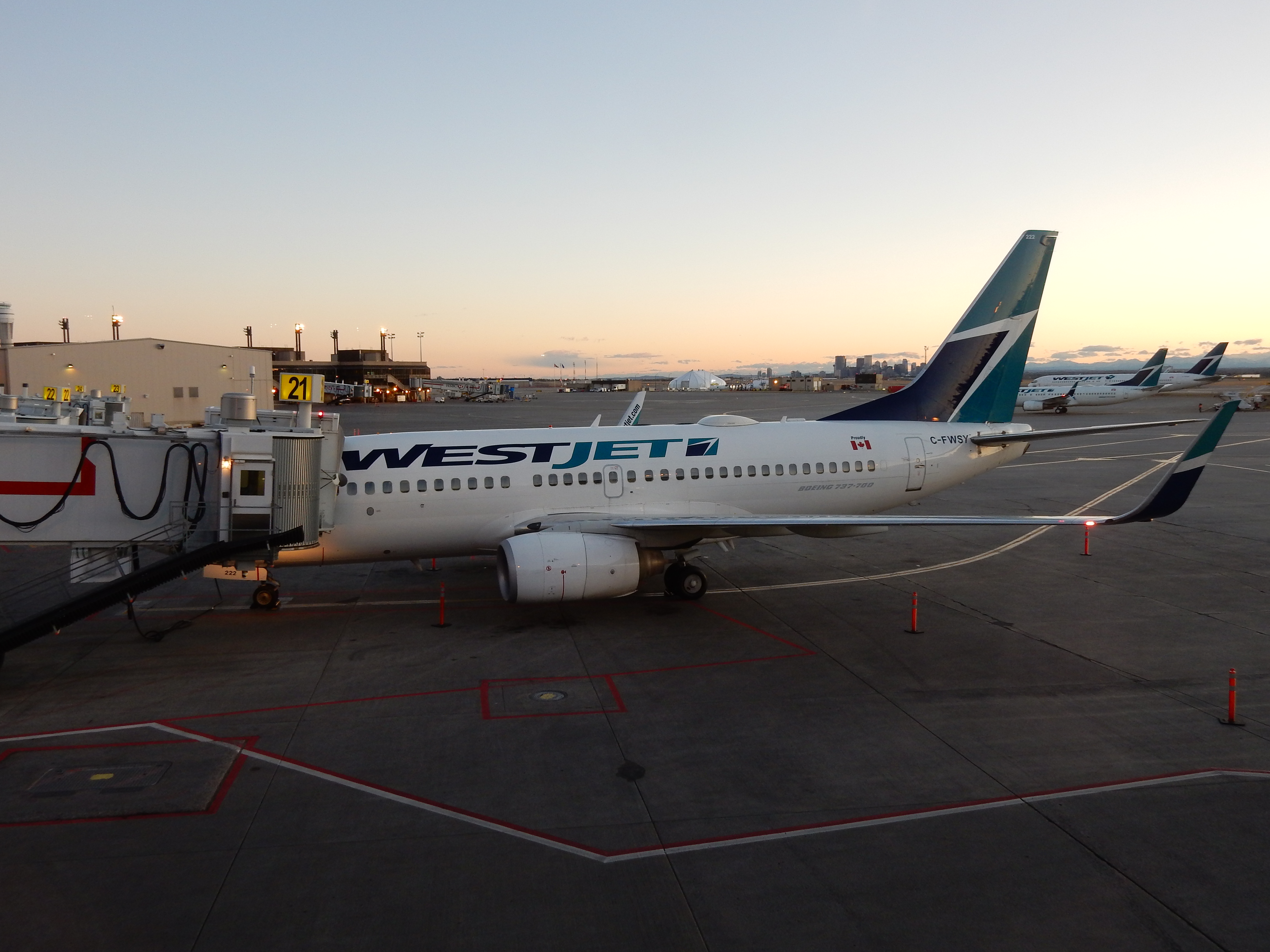 westjet delayed baggage $100