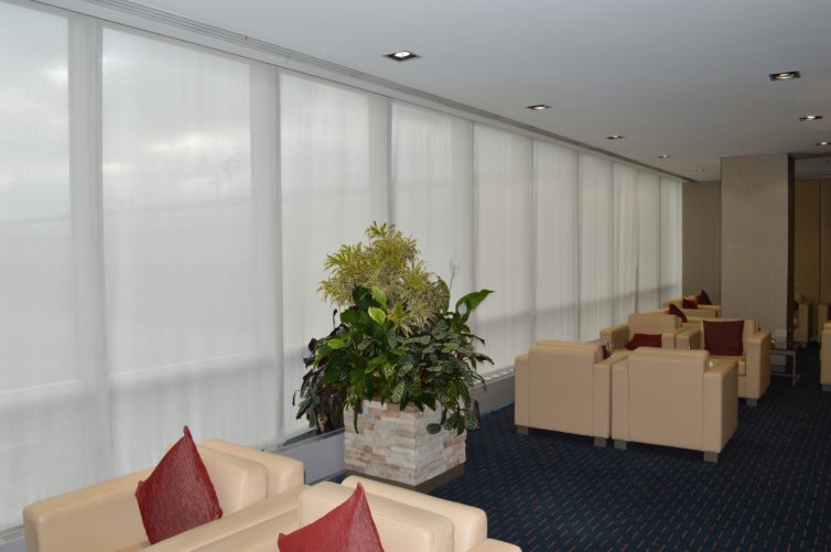 More peace and quiet in the EK Lounge at LGW - photo: Alastair Long | AirlineReporter