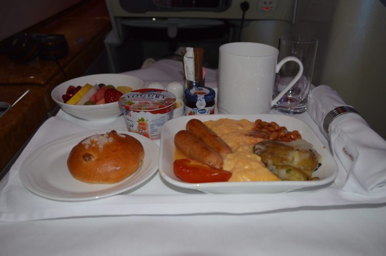 Arrival breakfast - photo: Alastair Long | AirlineReporter