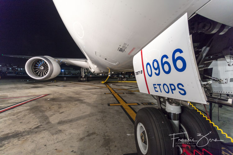 Our United 787-9 being made ready for the inaugural long-haul LAX-SIN flight.