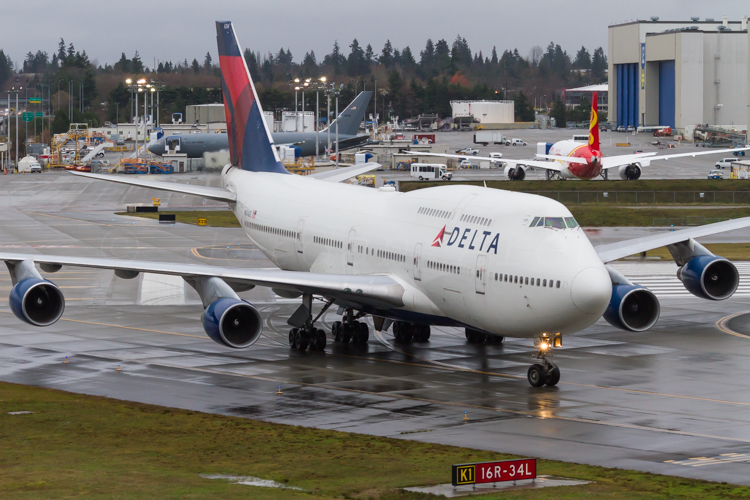 N674US taxiing at Paine Field in Everett. Wash. Photo: Jordan Arens