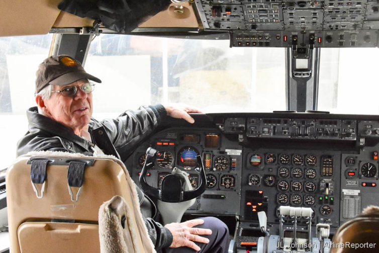 Flight deck overview with an L-1011 expert.