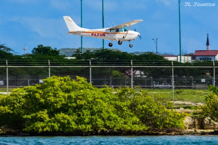 P4-FUN a Cessna 182D Skylane operated by SkyDive Aruba.