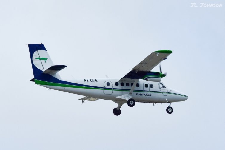 Divi Divi Air flight 278 from CUR (Curacao) carried by PJ-DVE, a de Havilland Canada DHC-6 Twin Otter.