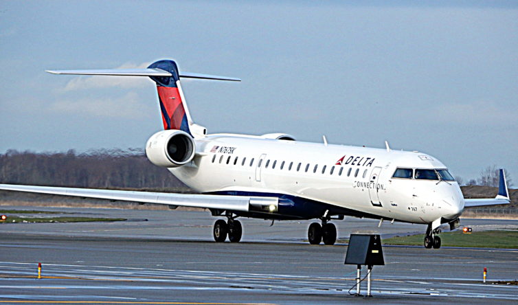A Delta Connection CRJ at YVR