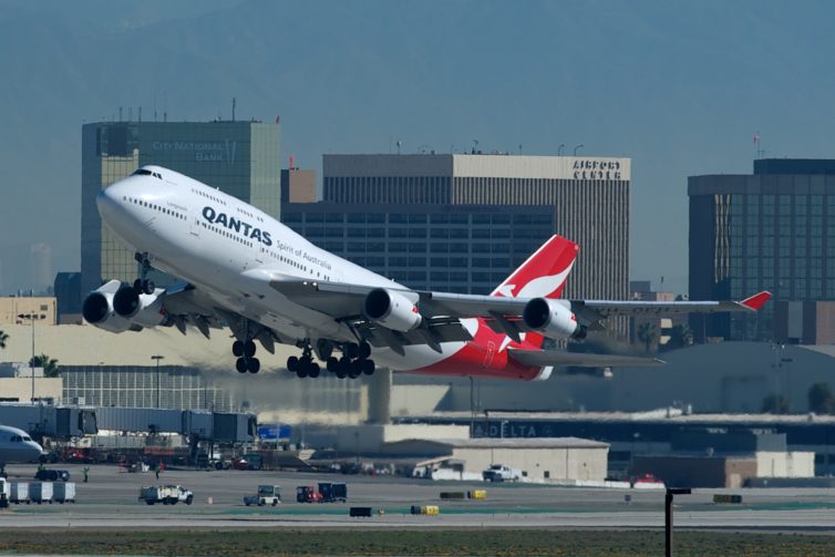 QANTAS Boeing 747-400ER VH-OEH - Photo: BriYYZ Flickr Creative Commons