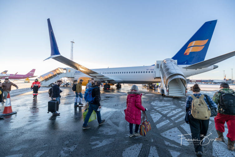 Boarding time - hardstands are delightful because you get to see the plane up close 