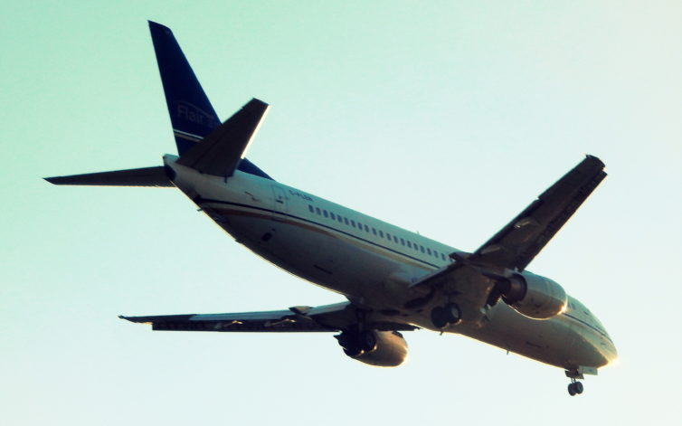 Flair Air 737-400 arriving at YVR