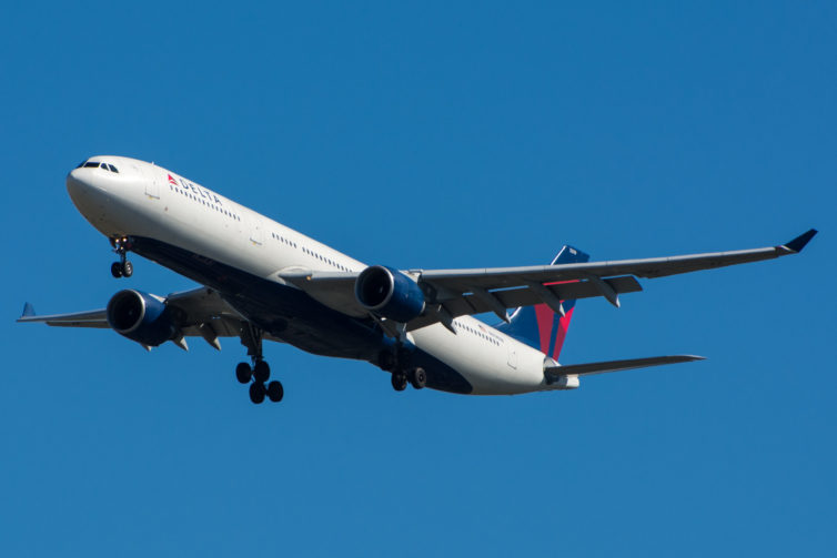 Here is a Delta Airbus A330-300 that my pal Jason Rabinowitz took.