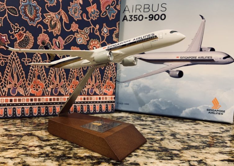 Here is the sweet 1:400 scale Singapore Airlines Airbus A350-900 model you can win!