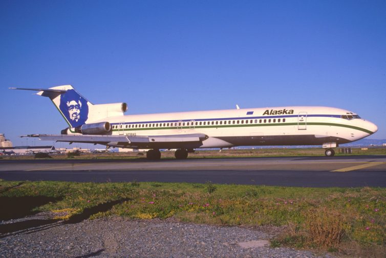 A classic Alaska Airlines Boeing 727-200 taken in 1996 - Photo: Aero Icarus