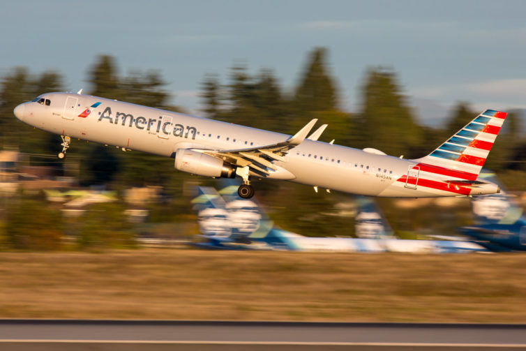 An American A-321 seen at golden hour. Photo: Jeremy Dwyer-Lindgren