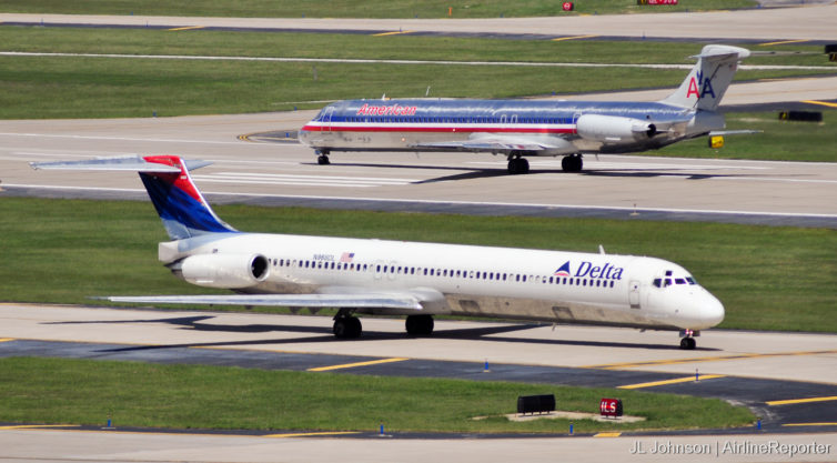 When it was shined up, that bare metal livery could sure put otherwise great liveries to shame. This photo snapped in St. Louis, September 2010.