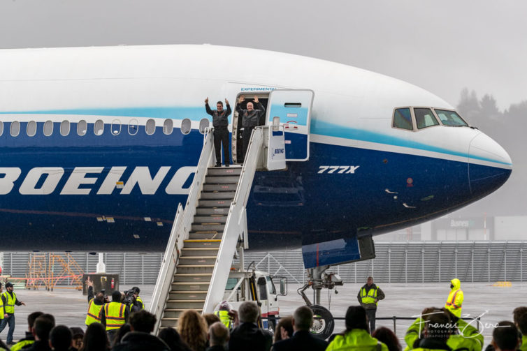 777X chief test pilot Van Chaney and co-pilot Craig Bomben looked triumphant after the flight