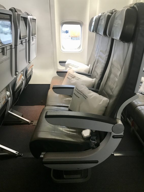 The single-aisle 757s have 3-3 seating in economy