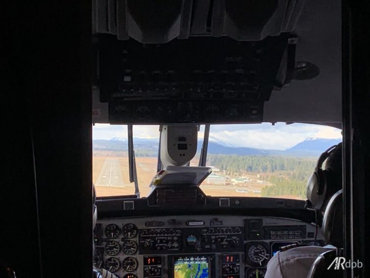 Always cool when you can see the runway from the front windscreen.