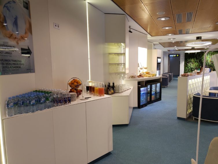 Beverages and breakfast pastries. A nice spread for this boutique lounge. Photo: Jonathan Trent-Carlson