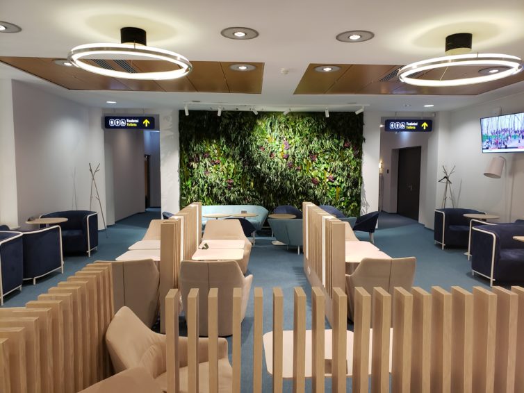 Plenty of places to sit in airBaltic's Business Class lounge at VNO. Photo: Jonathan Trent-Carlson