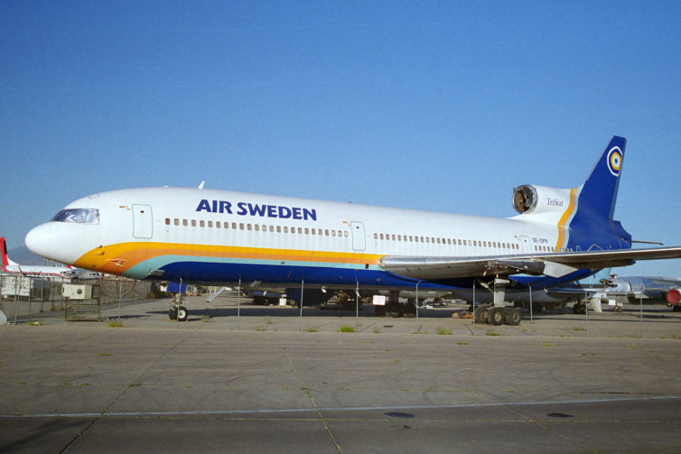 This is actually the sister ship (reg SE-DPR), but gives an idea of the Air Sweden livery - Photo: Ian Abbott | FlickrCC