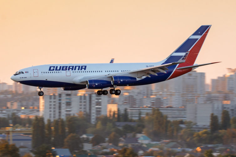 As an AvGeek, having the choice to fly either the Il-96 or Il-62 is a win/win. That is what the Cuban President gets, pulling from Cubana's fleet - Photo: Dmitry Terekhov | FlickrCC