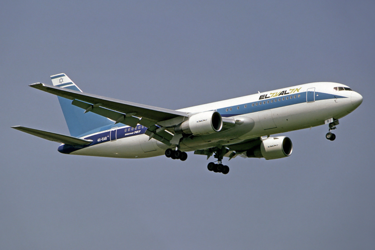 Not gonna lie - it'd be great if El Al would do a heritage livery like this. Credit: Michel Gilliand ’“ Wikimedia Commons