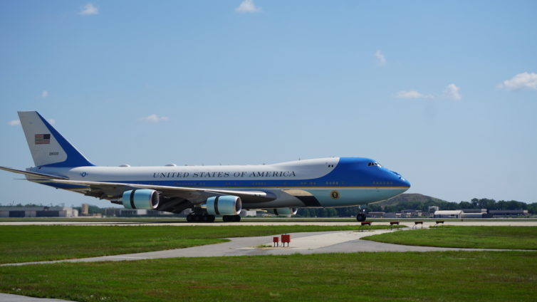 Current Air Force One landing