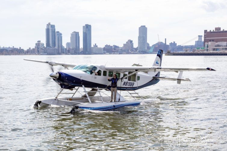 A Tailwind Air Cessna 208B arriving at New York Skyports Seaplane Base