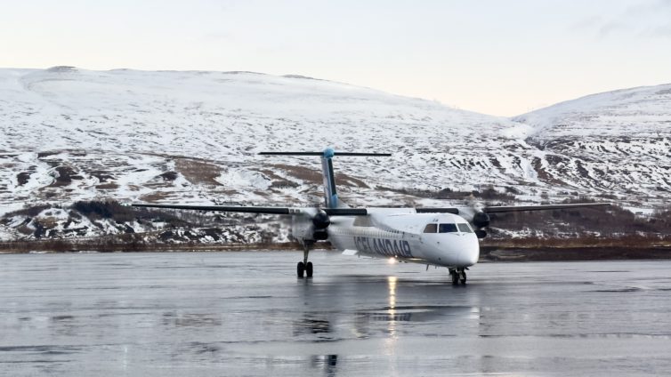 An Icelandair Connect De Havilland Canada DHC-8, better knows as a Q400 or Dash 8, taxies to the ramp in Akureyri, Iceland