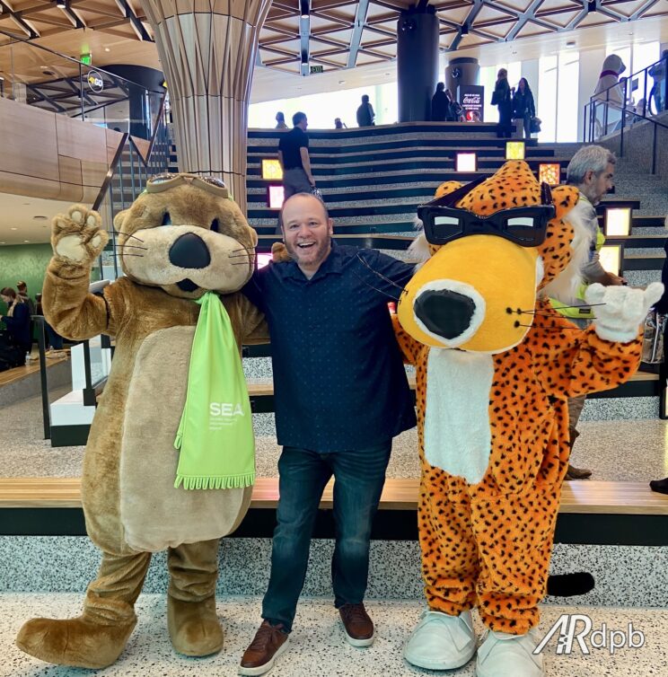 There were a few mascots running around and I had to get my photo!